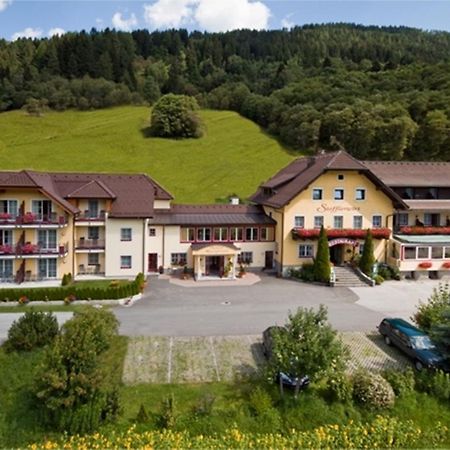 Landhotel Stofflerwirt Санкт-Міхель-ім-Лунгау Екстер'єр фото
