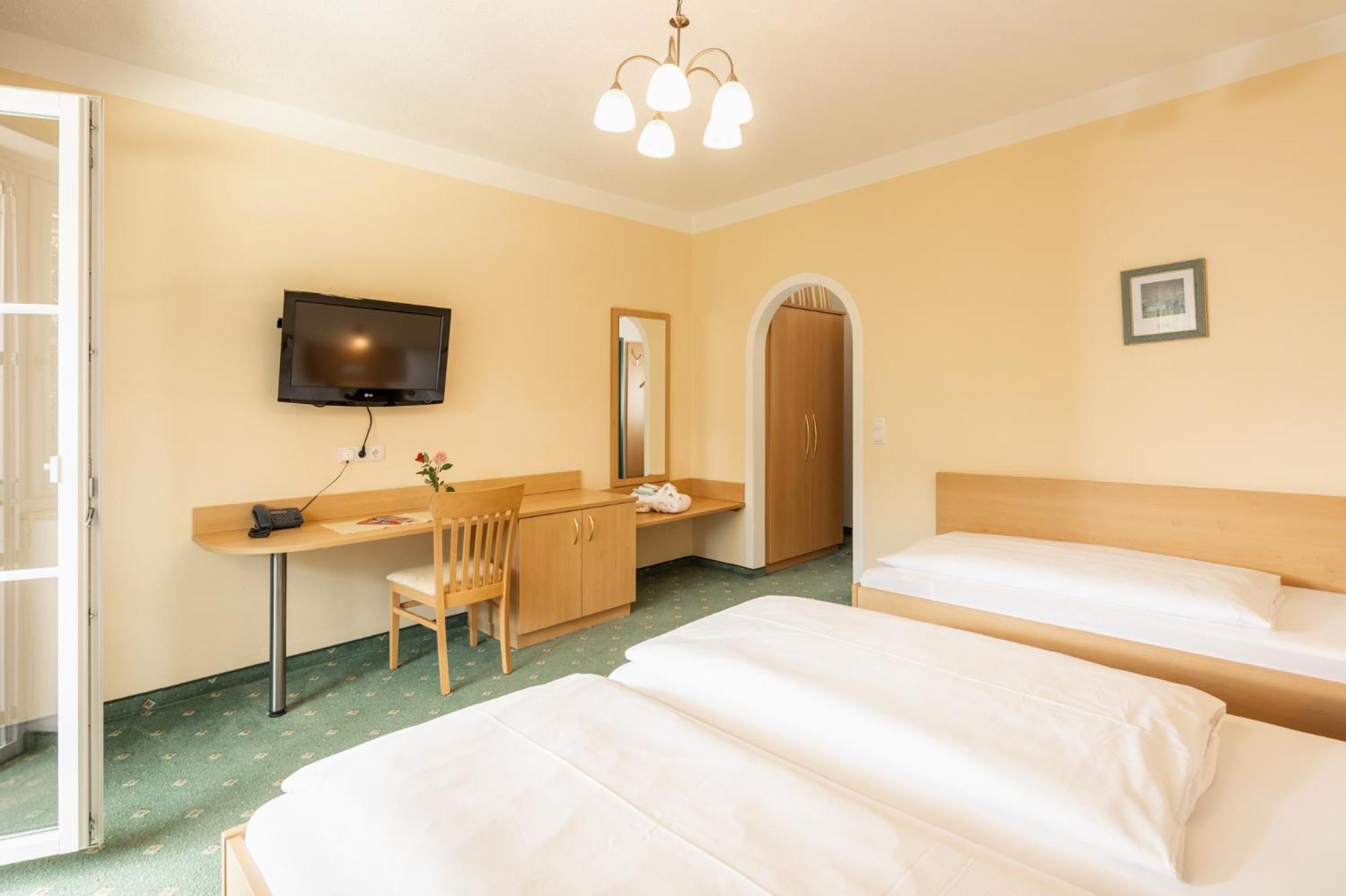 Landhotel Stofflerwirt Санкт-Міхель-ім-Лунгау Екстер'єр фото