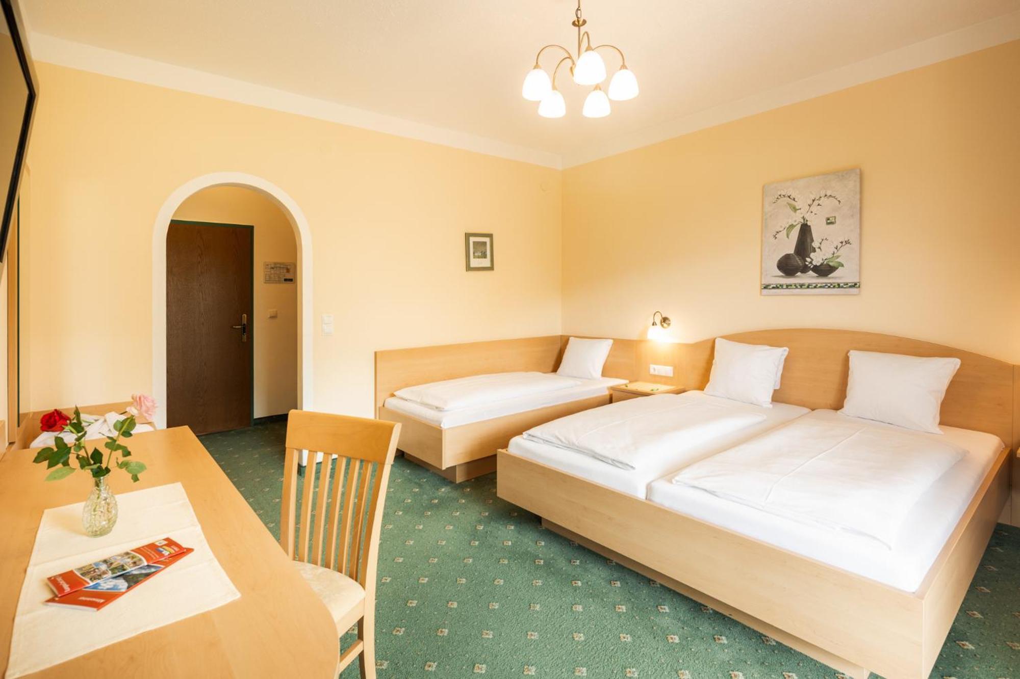 Landhotel Stofflerwirt Санкт-Міхель-ім-Лунгау Екстер'єр фото