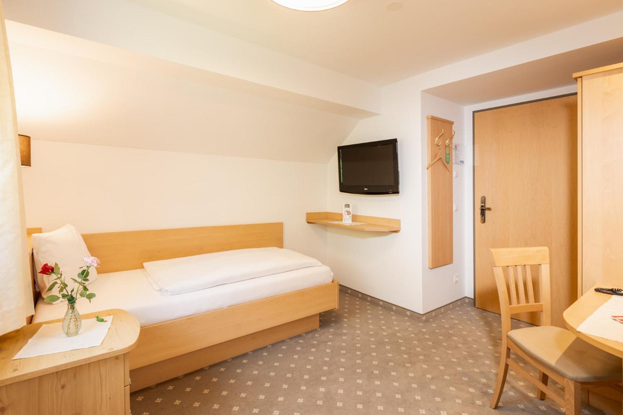 Landhotel Stofflerwirt Санкт-Міхель-ім-Лунгау Екстер'єр фото