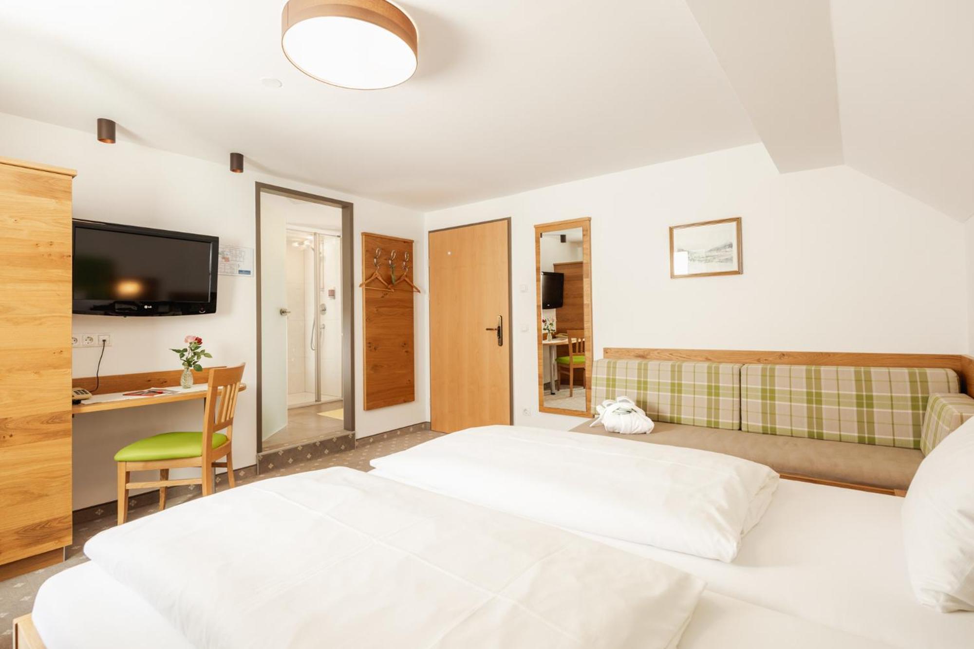 Landhotel Stofflerwirt Санкт-Міхель-ім-Лунгау Екстер'єр фото