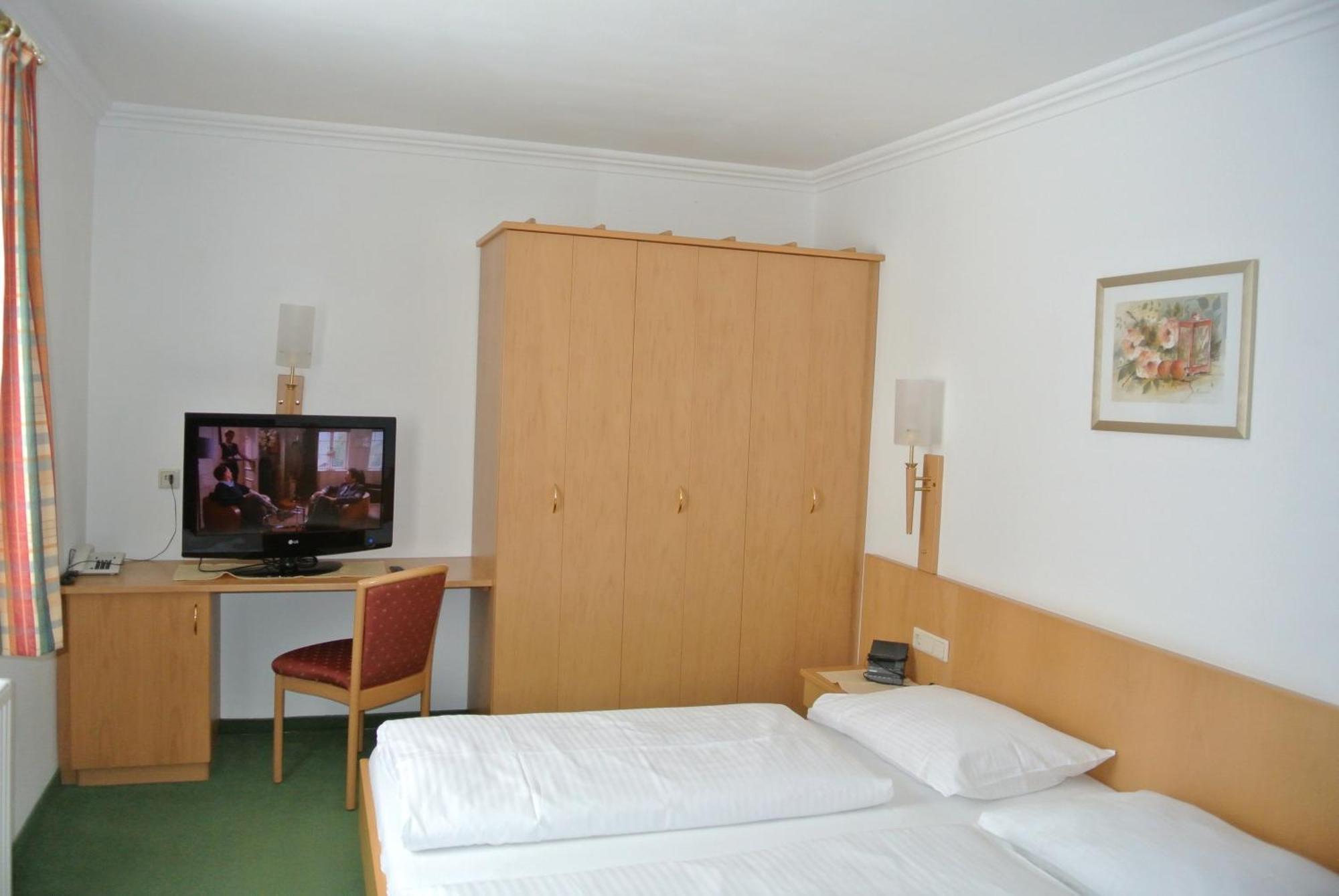 Landhotel Stofflerwirt Санкт-Міхель-ім-Лунгау Екстер'єр фото