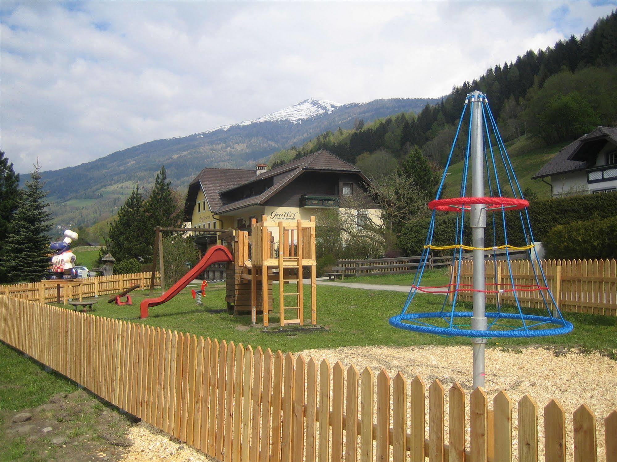 Landhotel Stofflerwirt Санкт-Міхель-ім-Лунгау Екстер'єр фото