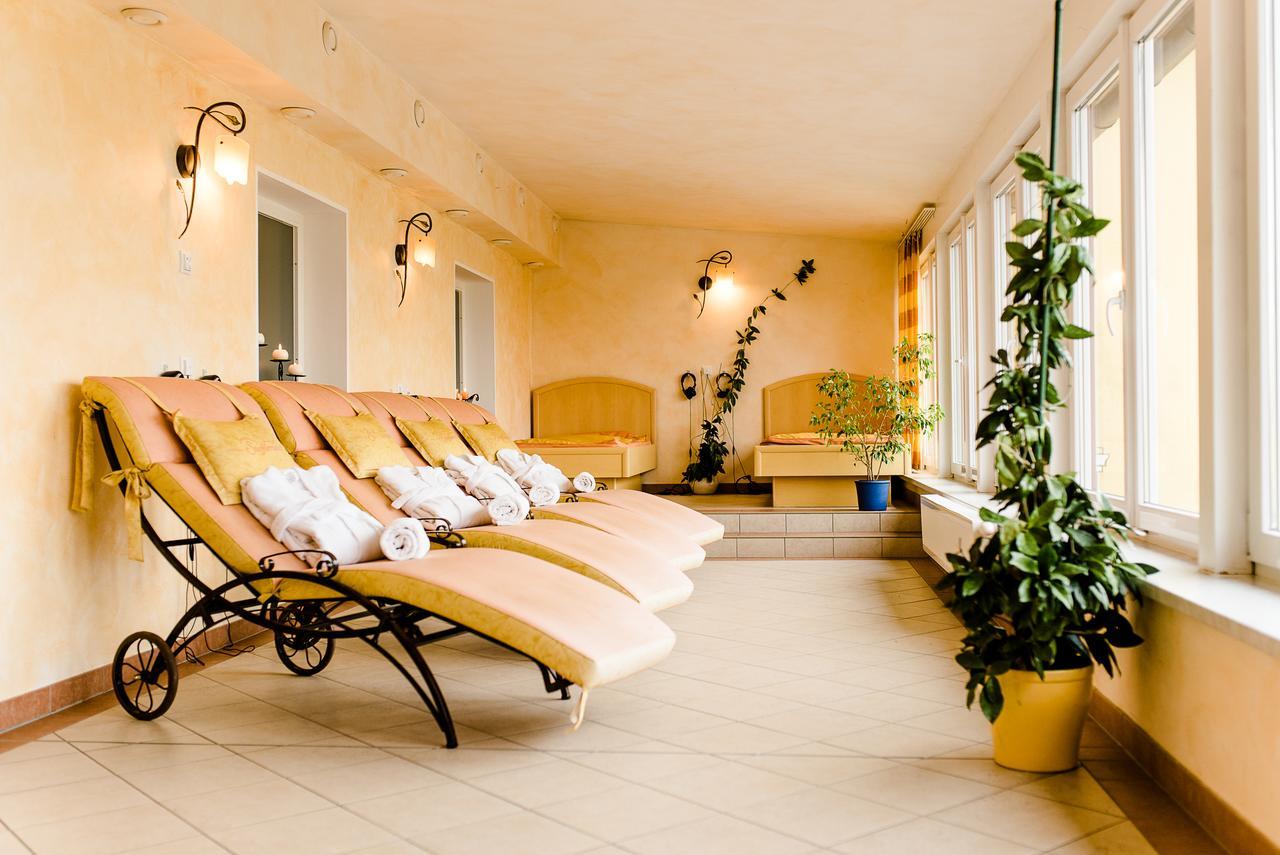 Landhotel Stofflerwirt Санкт-Міхель-ім-Лунгау Екстер'єр фото