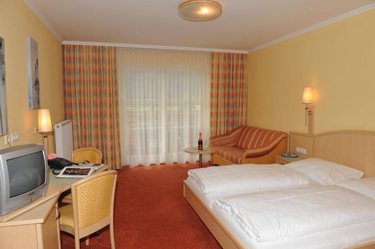 Landhotel Stofflerwirt Санкт-Міхель-ім-Лунгау Екстер'єр фото